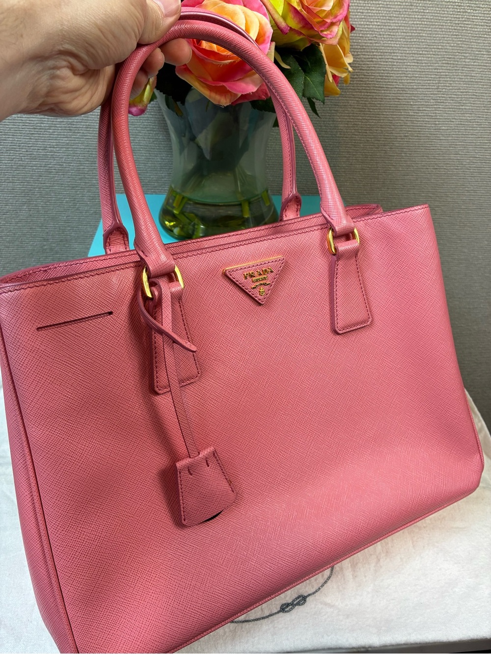Prada Light Pink Saffiano Leather Galleria Tote - Pristine Pre-Loved Condition - Picture 4 of 15